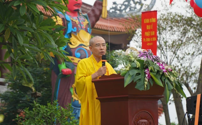 Đại đức Thích Tâm Vượng tuyên đọc Diễn văn Phật đản Phật lịch 2568