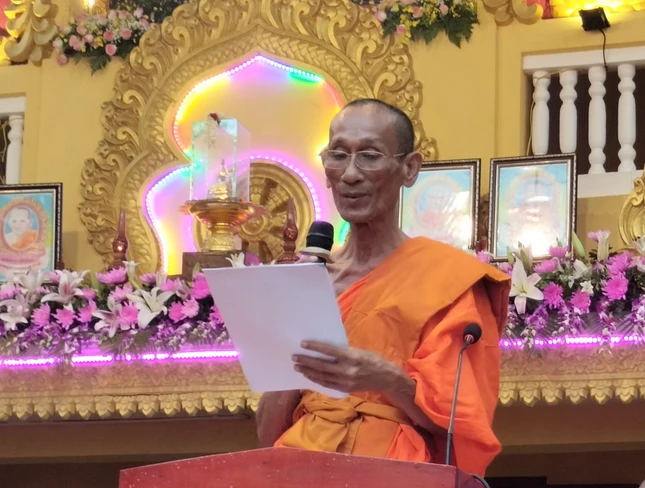 Hòa thượng Thạch Oai giới thiệu sơ lược chùa Kompong