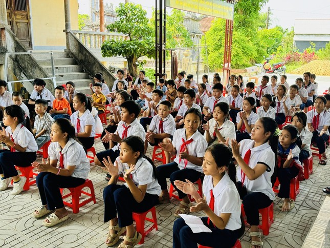 Có hơn 100 em học sinh tham gia lớp học hè An Nhiên