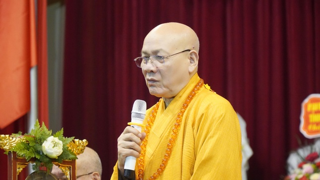 Hòa thượng Thích Quảng Tùng ban đạo từ