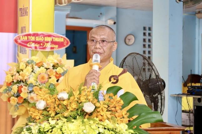 Thượng tọa Thích Trông Triêm phát biểu cảm tạ