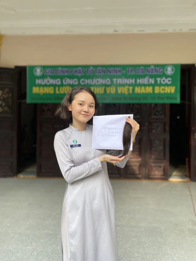 Hiến tóc góp phần giúp các bệnh nhân ung thư có thêm động lực chống chọi với căn bệnh Hiến tóc góp phần giúp các bệnh nhân ung thư có thêm động lực chống chọi với căn bệnh