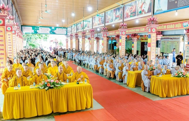 Chư Tăng Ni hành giả an cư, Phật tử dự lễ Chư Tăng Ni hành giả an cư, Phật tử dự lễ