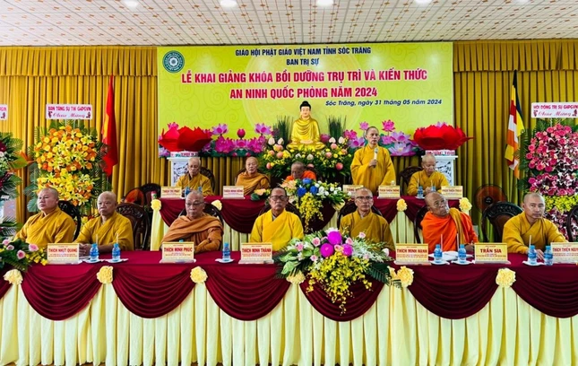 Hòa thượng Thích Thiện Thống phát biểu chỉ đạo