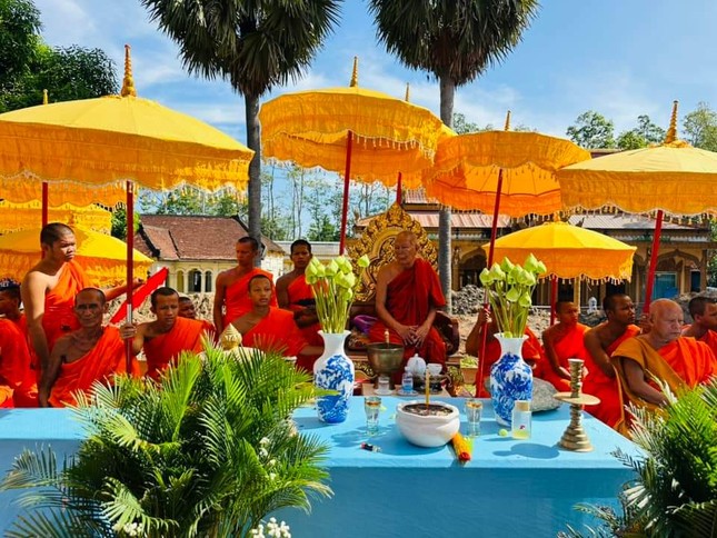 Chư Tăng chứng minh, tham dự buổi lễ