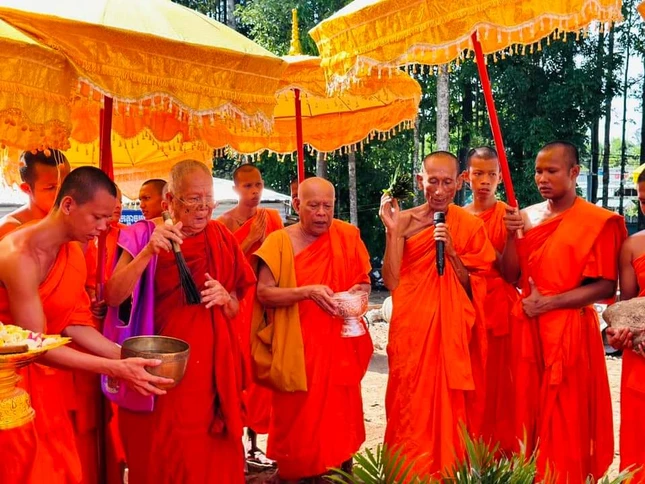 Cử hành nghi thức sái tịnh cầu nguyện công trình sớm thành tựu Cử hành nghi thức sái tịnh cầu nguyện công trình sớm thành tựu