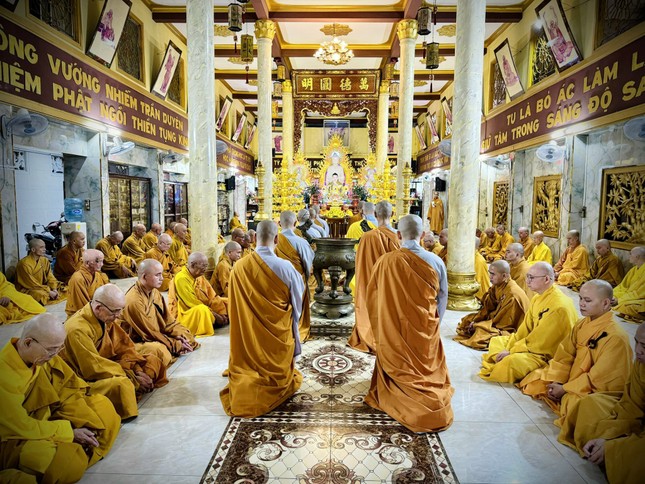 Trang nghiêm thính giới