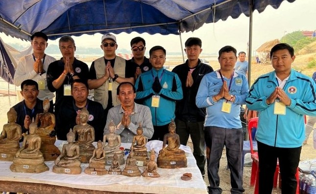 Các pho tượng Phật hầu hết được làm bằng đồng - Ảnh: Truyền hình Quốc gia Lào