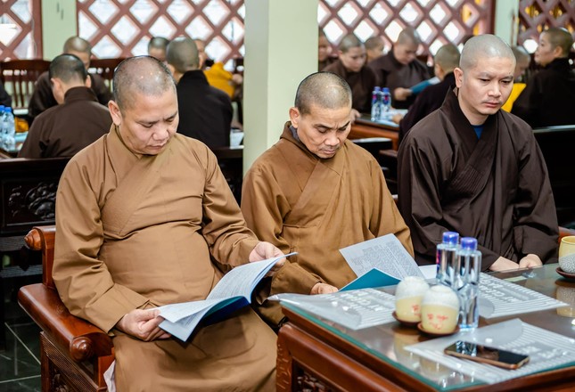 Chư Tăng tham dự hội nghị