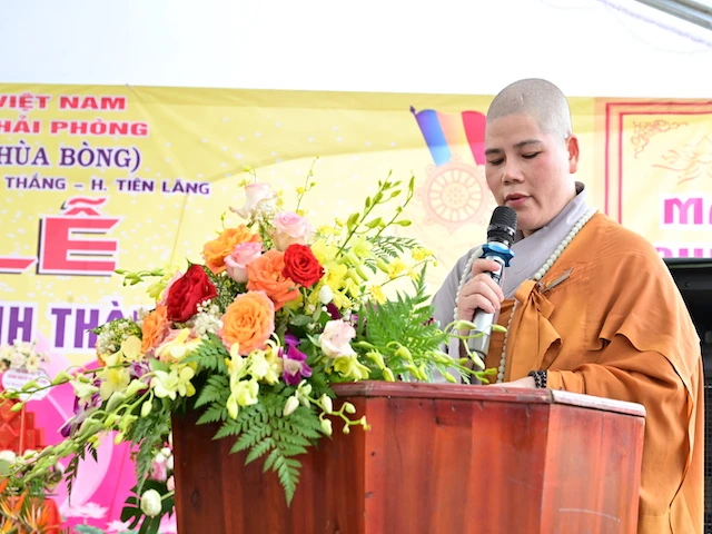 Sư cô Thích Diệu Thanh phát biểu khai mạc