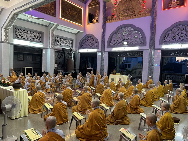 Ngoài ra, Phật giáo Q.Phú Nhuận còn có 3 điểm an cư tại chỗ của chư Ni: Quan Âm tu viện, chùa Giác Tâm và chùa Thiên Long