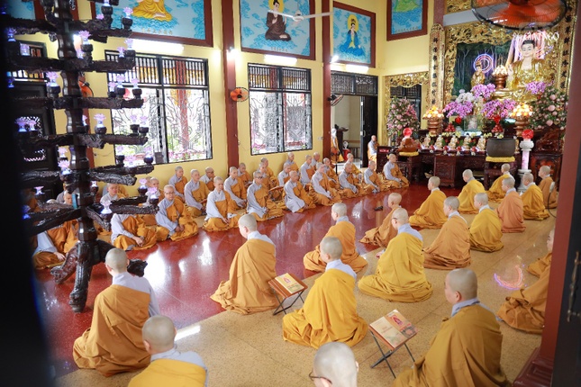 Trường hạ tập trung chùa Dược Sư có 183 hành giả Ni an cư