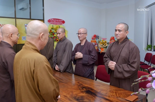 Thượng tọa Thích Tâm Hải phát biểu tri ân Thượng tọa Thích Tâm Hải phát biểu tri ân