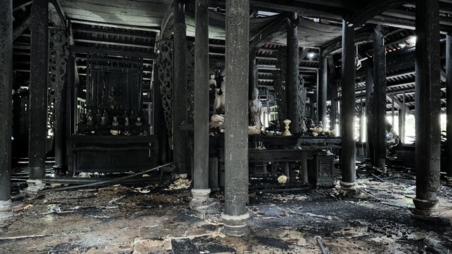 Phải mất nhiều giờ đồng hồ mới khống chế được đám cháy