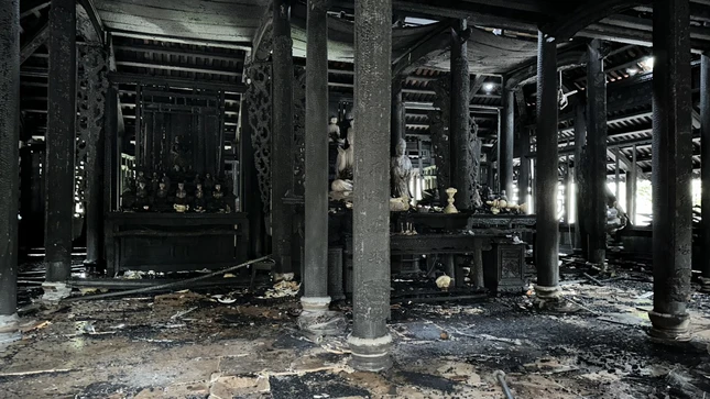 Phải mất nhiều giờ đồng hồ mới khống chế được đám cháy