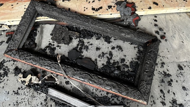 Tuy nhiên nhiều đồ đạc bị hư hỏng, cháy rụi