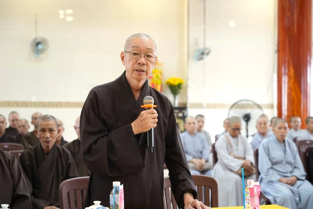 Hòa thượng Thích Hiển Đức phát biểu Hòa thượng Thích Hiển Đức phát biểu