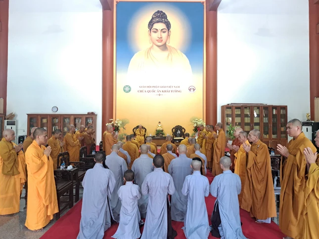 Đảnh lễ Trưởng lão Hòa thượng Thích Thiện Nhơn tại chùa Quốc Ân Khải Tường