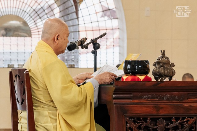 Hòa thượng Thích Hoằng Tri đại vị trùng tuyên giới Tỳ-kheo và Bồ-tát