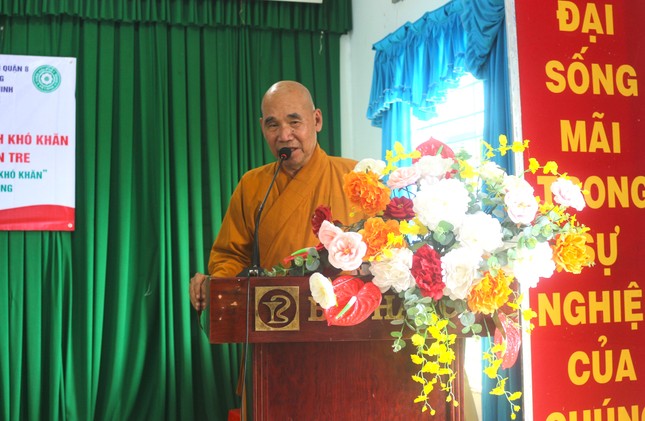 Thượng tọa Thích Quang Hùng phát biểu