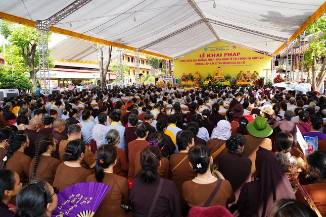 Quang cảnh buổi lễ