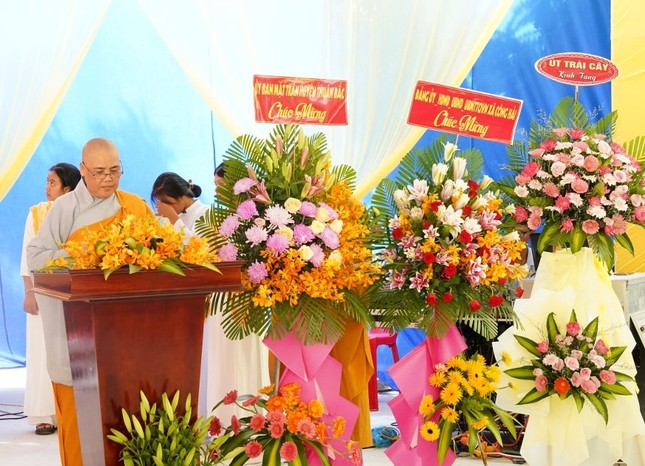 Ni sư Thích nữ Đức Thịnh phát biểu khai mạc