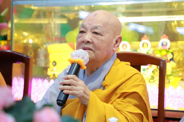 Ni trưởng Thích nữ Tịnh Nguyện, Trưởng ban Thường trực Ban Chứng minh Phân ban Ni giới T.Ư sách tấn Ni chúng Quan Âm tu viện