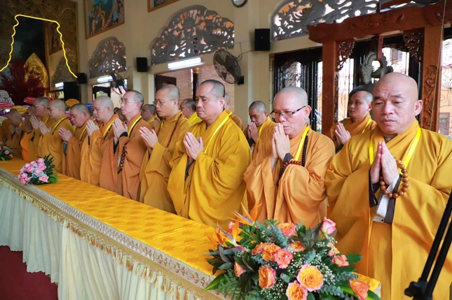 Thành tâm tưởng niệm