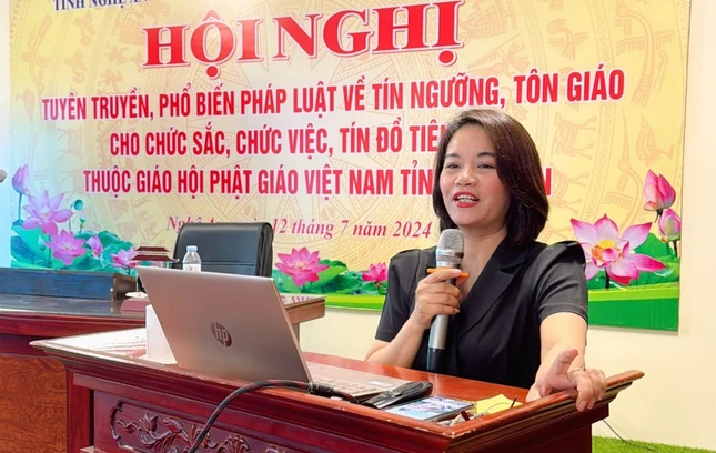 TS.Nguyễn Thị Định, Trưởng phòng Thanh tra - Pháp chế (Ban Tôn giáo Chính phủ) chia sẻ tại hội nghị