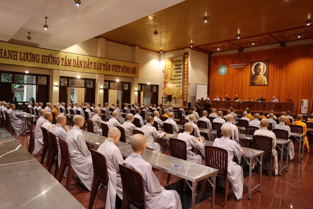 Sáng mai, 14-7, vào lúc 6 giờ, Tăng, Ni thí sinh có mặt tại Học viện để tham dự Kỳ thi tuyển sinh cử nhân Phật học khóa XIX, năm 2024