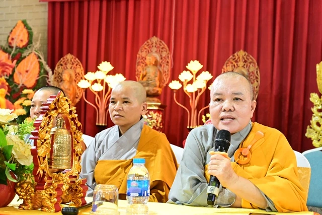 Ni sư Thích Tâm Chính phát biểu tại lễ khai mạc