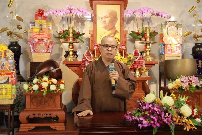 Đại đức Thích Thiện Châu phát biểu khai mạc Đại đức Thích Thiện Châu phát biểu khai mạc