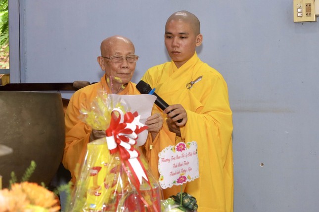 Trưởng lão Hòa thượng Thích Minh Trí đã cung tuyên tiểu sử Thánh tử đạo Thích Nguyên Hương