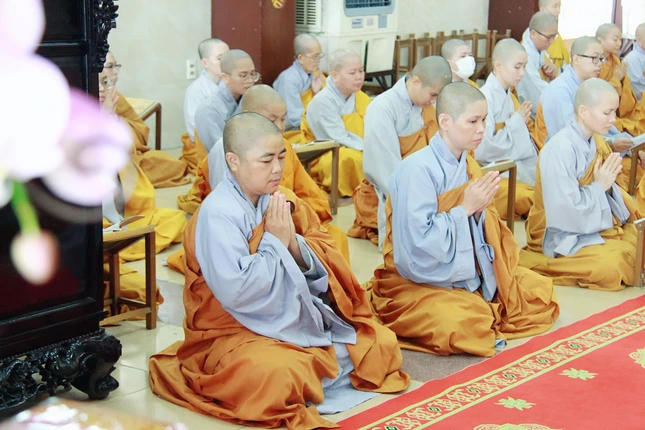 Nhiếp tâm thính giới Nhiếp tâm thính giới