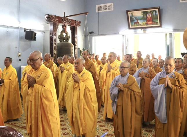 Phút nhập từ bi quán tưởng niệm cố Tổng Bí thư Nguyễn Phú Trọng Phút nhập từ bi quán tưởng niệm cố Tổng Bí thư Nguyễn Phú Trọng