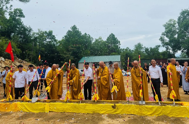 Chính thức khởi công xây dựng tôn tượng Đức Phật Bổn Sư Thích Ca Mâu Ni Chính thức khởi công xây dựng tôn tượng Đức Phật Bổn Sư Thích Ca Mâu Ni