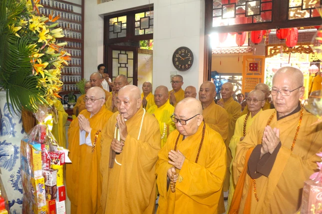 Chư tôn giáo phẩm tưởng niệm cố Hòa thượng Thích An Tạng