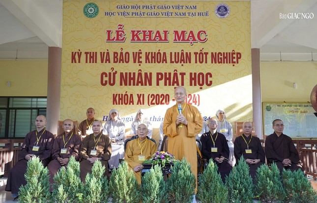 Hòa thượng Viện trưởng khuyến tấn Tăng Ni sinh tham dự kỳ thi tốt nghiệp