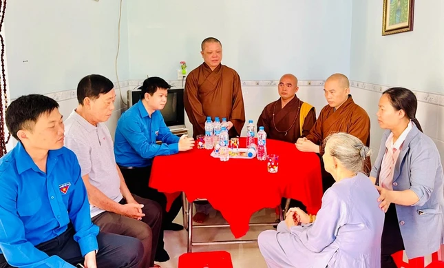 Đại đức Thích Nhuận Tín phát biểu