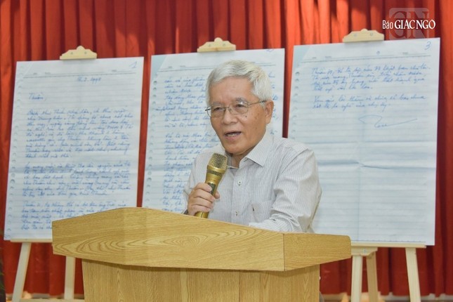 Giáo sư Huỳnh Như Phương phát biểu cảm nghĩ về Giáo sư Cao Huy Thuần tại trụ sở Báo Giác Ngộ ngày 14-7-2024 - Ảnh: Quảng Đạo