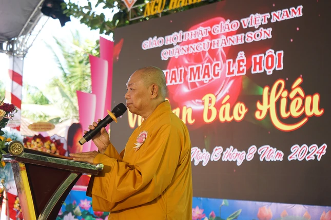 Hòa thượng Thích Từ Nghiêm ban đạo từ