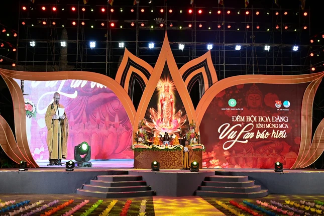 Thượng tọa Thích Tục Khang phát biểu