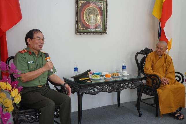 Thiếu thướng Vũ Xuân Viên phát biểu