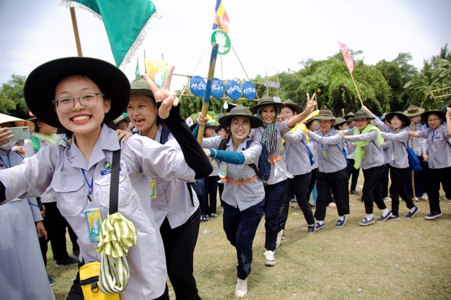 Hoạt động trò chơi lớn với chủ đề "Tiếng trống Mê Linh" Hoạt động trò chơi lớn với chủ đề "Tiếng trống Mê Linh"