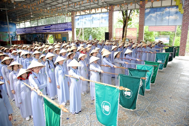 Lễ Sen Trắng trong khai mạc trại Tâm Chánh XI Lễ Sen Trắng trong khai mạc trại Tâm Chánh XI