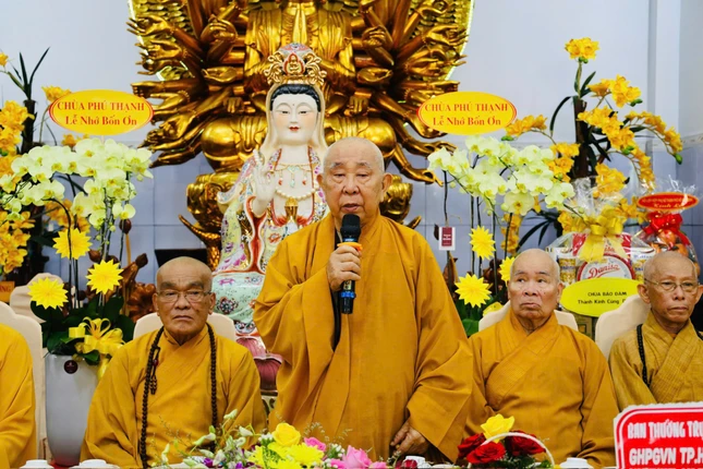 Trưởng lão Hòa thượng Thích Như Tín ban đạo từ