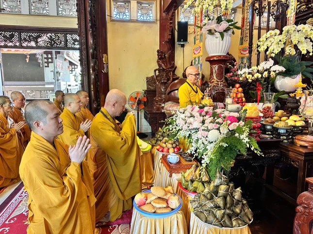 Thành kính dâng hương tưởng niệm Hòa thượng Thích Thiện Huê