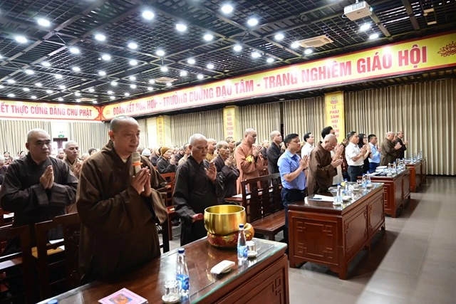 Niệm Phật cầu gia hộ