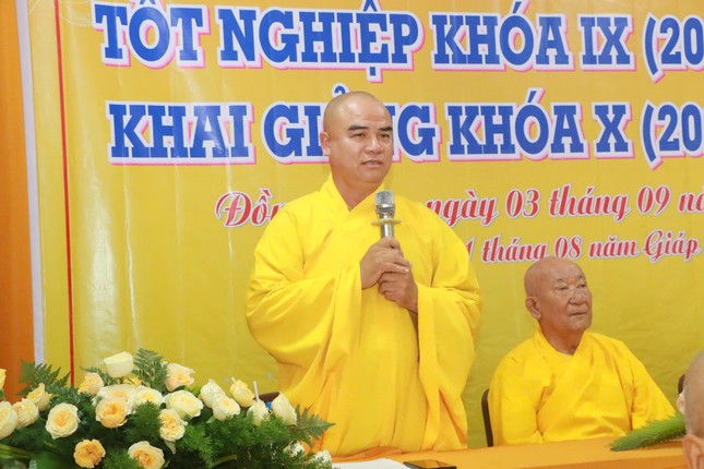 Thượng tọa Thích Tĩnh Triệt ban huấn từ