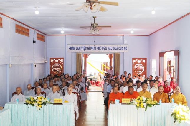 Chư Tăng Ni, đại biểu, Phật tử tham dự buổi lễ